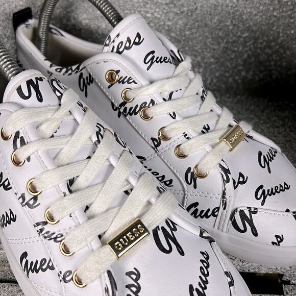 Guess Women's Low Top Sneakers White Faux Patent Leather Los Angeles 8.5 - Picture 2 of 10